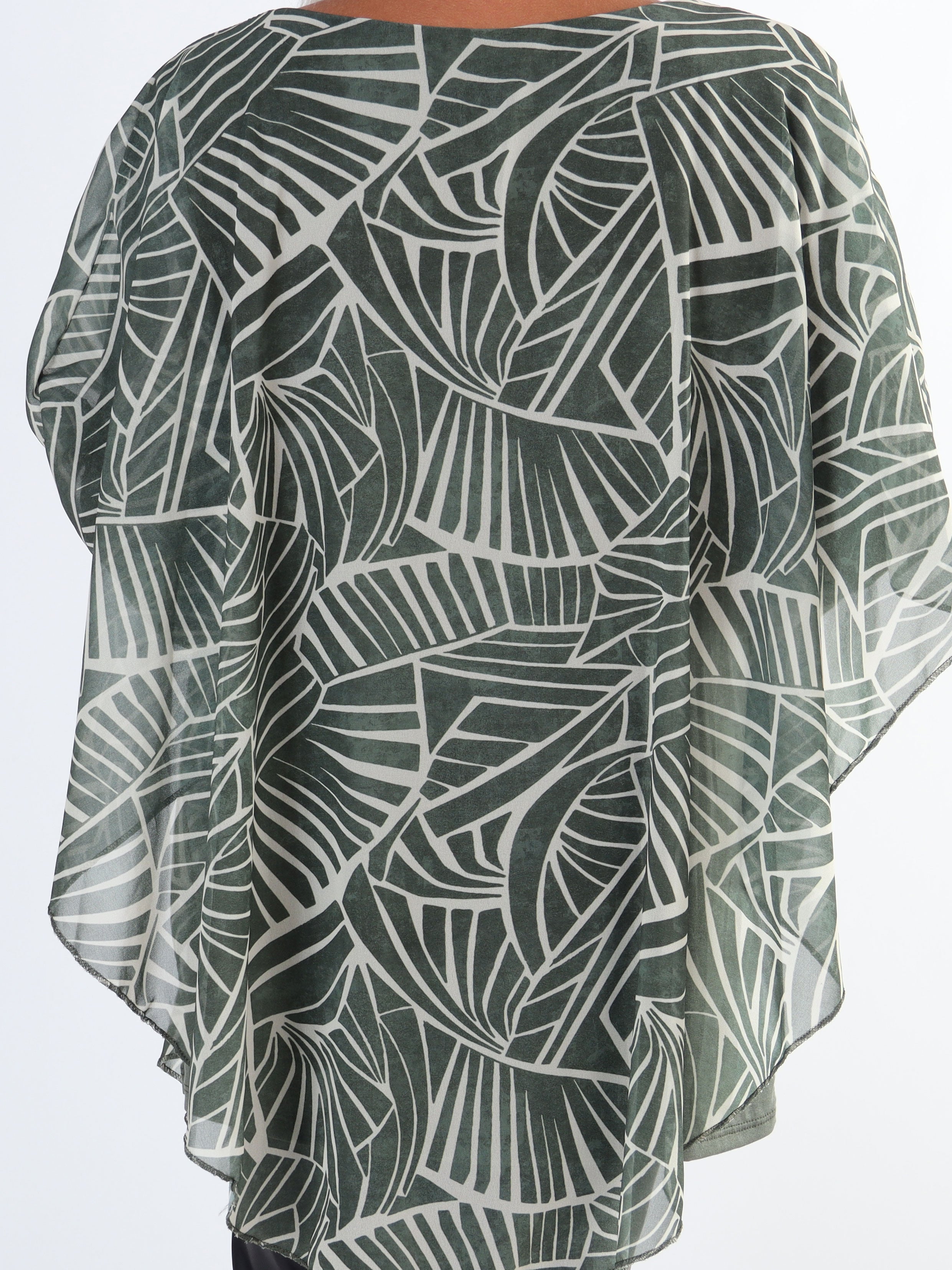 Kenya Pattern Shirt - Mönstrad plus size tunika med chiffonglager